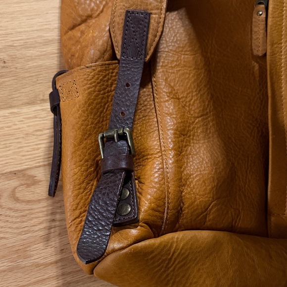 Rainier Tan Genuine Leather Backpack - Picture 4 of 6